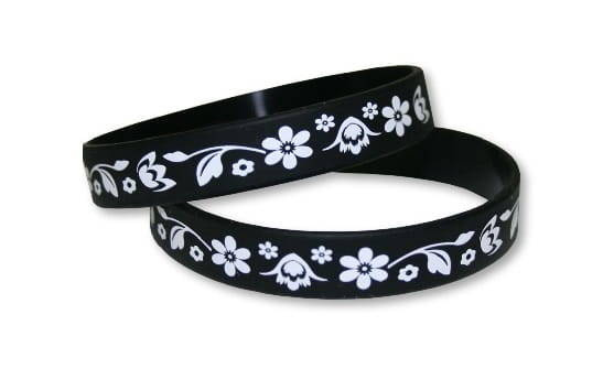 OPASKA SILIKONOWA POLSKA CZARNA KWIATKI